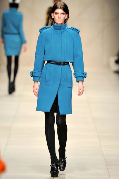 Look 11